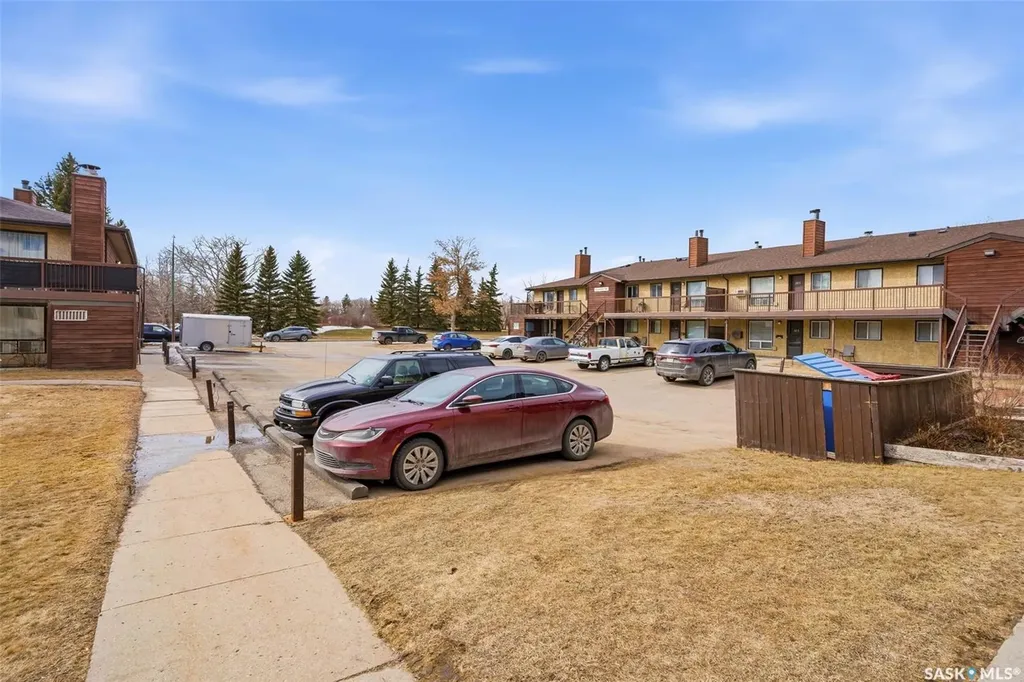 35 Alport Crescent Regina SK S4R 8C6
