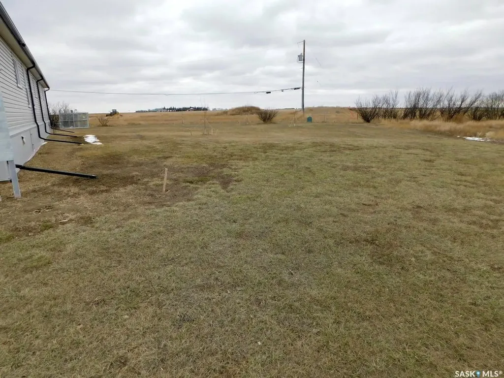 7-9 Allard Bay Gravelbourg SK S0H 1X0