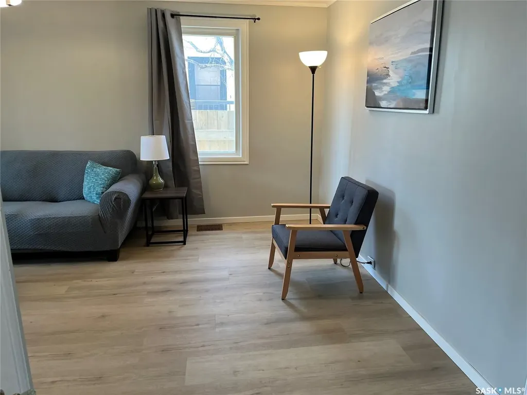 219 1st Avenue Gravelbourg SK S0H 1X0
