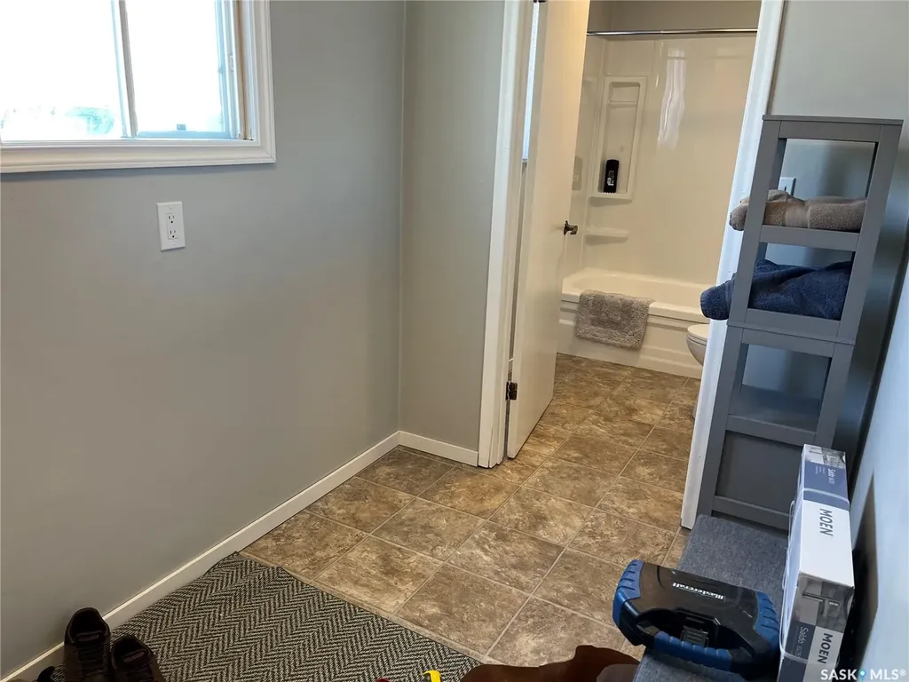 219 1st Avenue Gravelbourg SK S0H 1X0