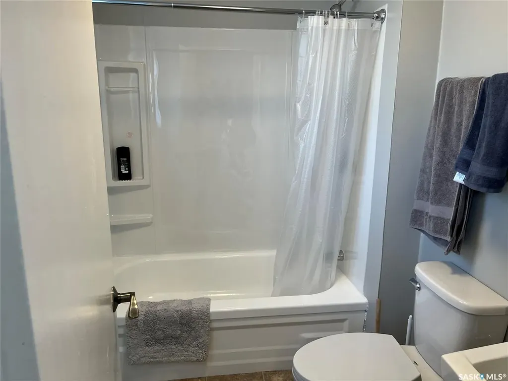 219 1st Avenue Gravelbourg SK S0H 1X0