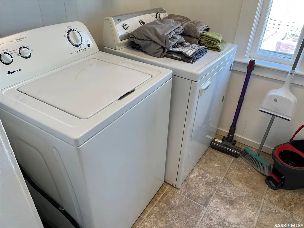 219 1st Avenue Gravelbourg SK S0H 1X0
