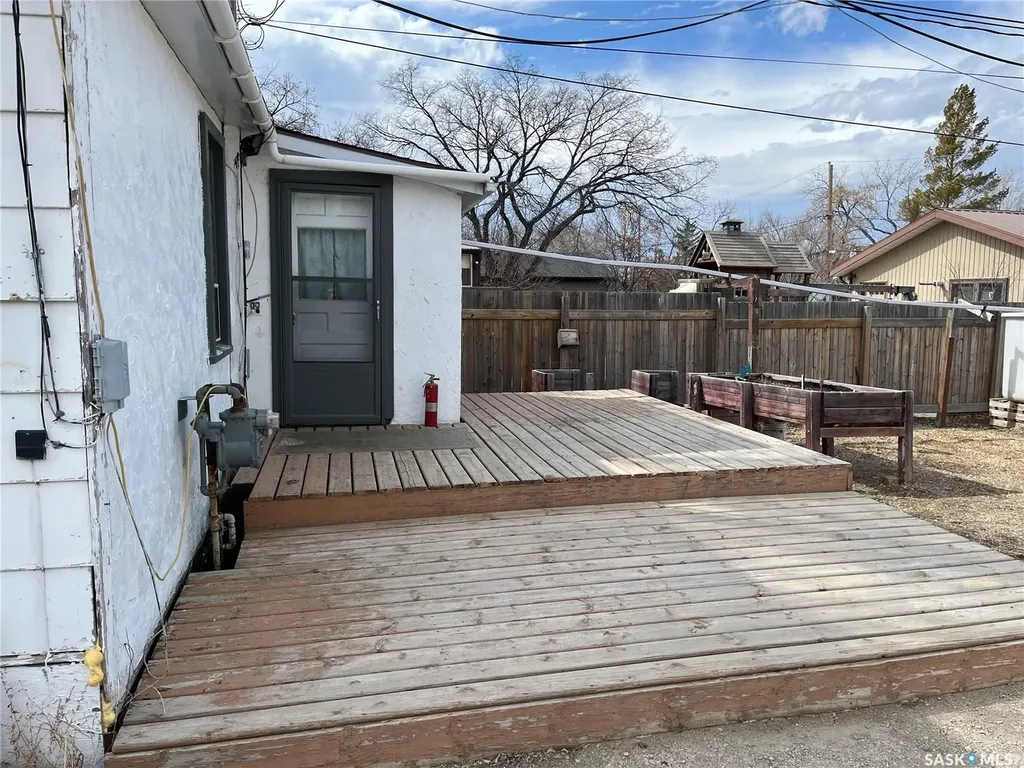 219 1st Avenue Gravelbourg SK S0H 1X0