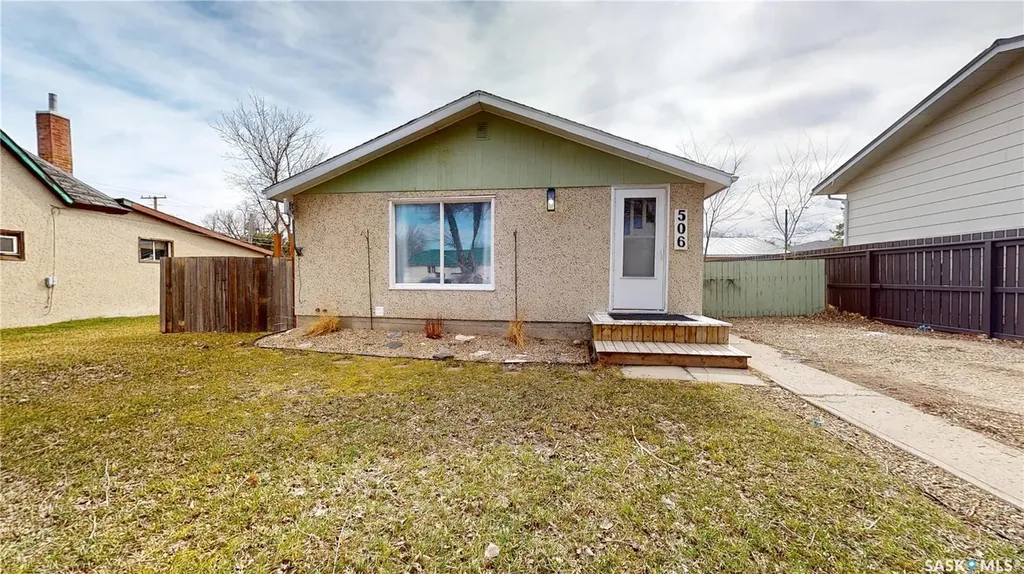 506 Walsh Street Maple Creek SK S0N 1N0