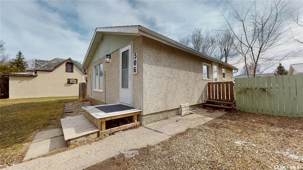 506 Walsh Street Maple Creek SK S0N 1N0