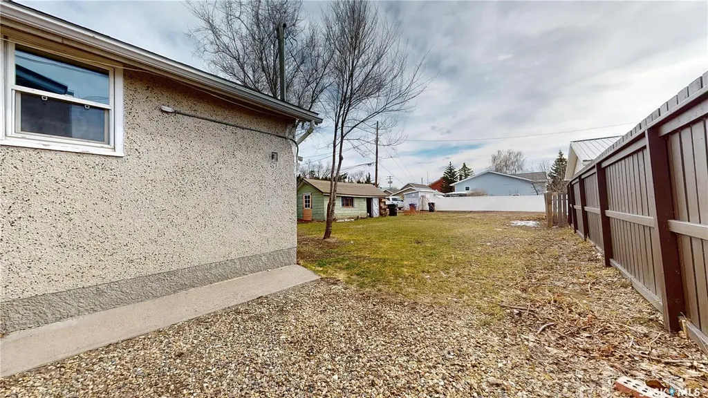 506 Walsh Street Maple Creek SK S0N 1N0