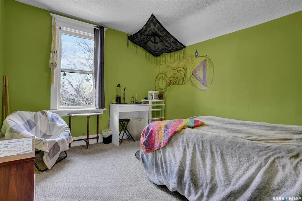 1127 2nd Avenue NW Moose Jaw SK S6H 3R4