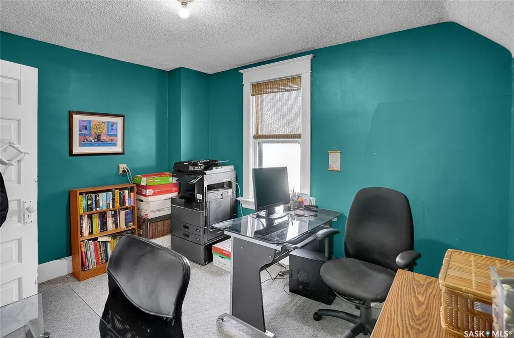 1127 2nd Avenue NW Moose Jaw SK S6H 3R4