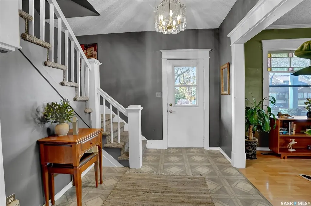 1127 2nd Avenue NW Moose Jaw SK S6H 3R4