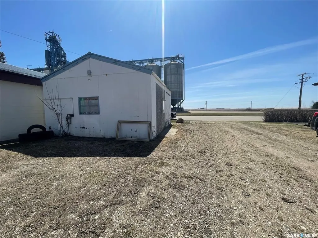904 Railway Avenue Cupar SK S0G 0Y0
