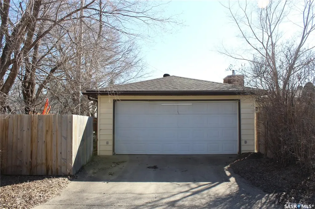 1533 Thorn Crescent Estevan SK S4A 1N7