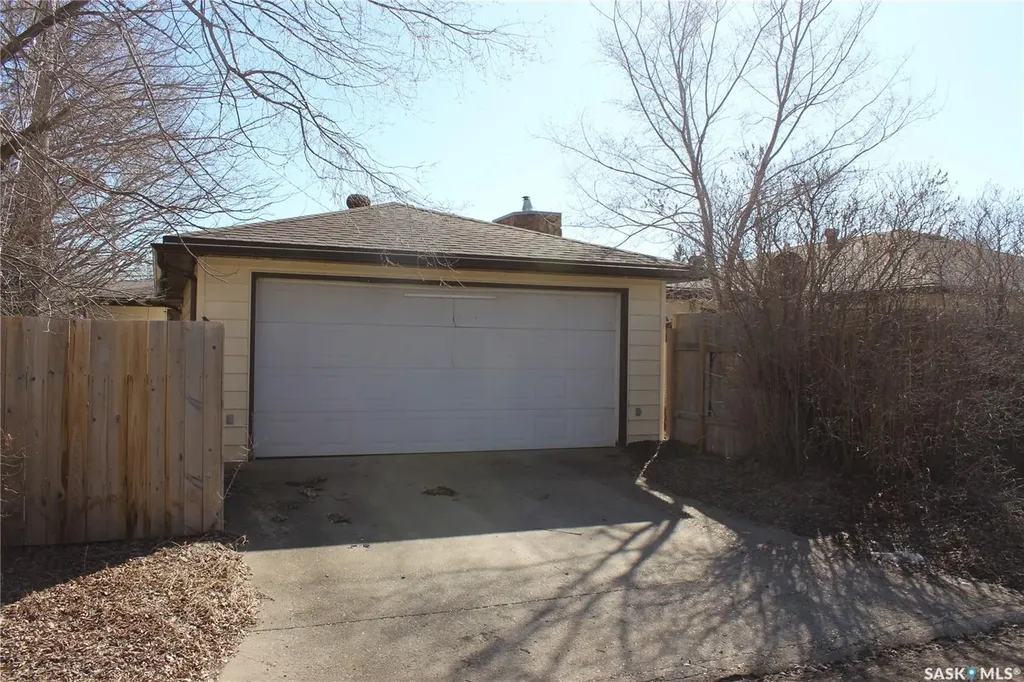 1533 Thorn Crescent Estevan SK S4A 1N7