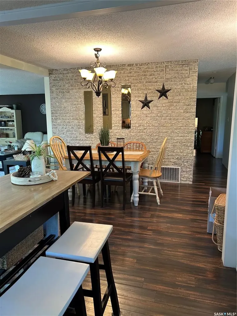1533 Thorn Crescent Estevan SK S4A 1N7