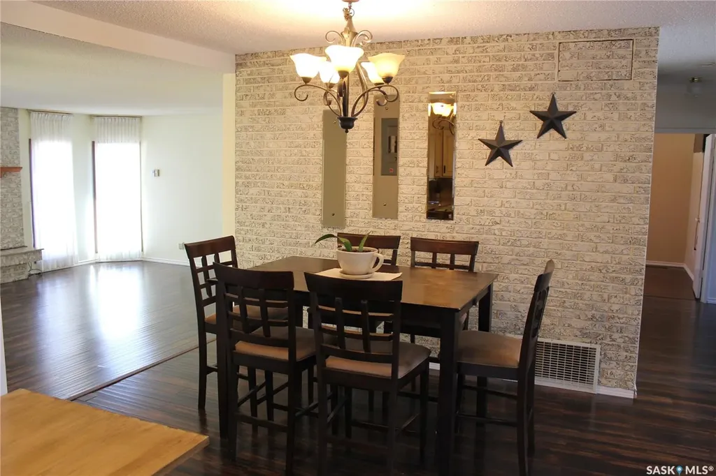 1533 Thorn Crescent Estevan SK S4A 1N7