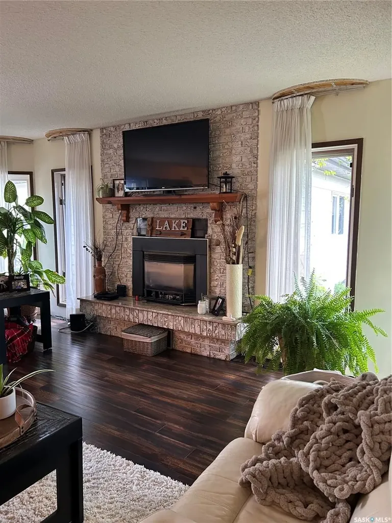 1533 Thorn Crescent Estevan SK S4A 1N7