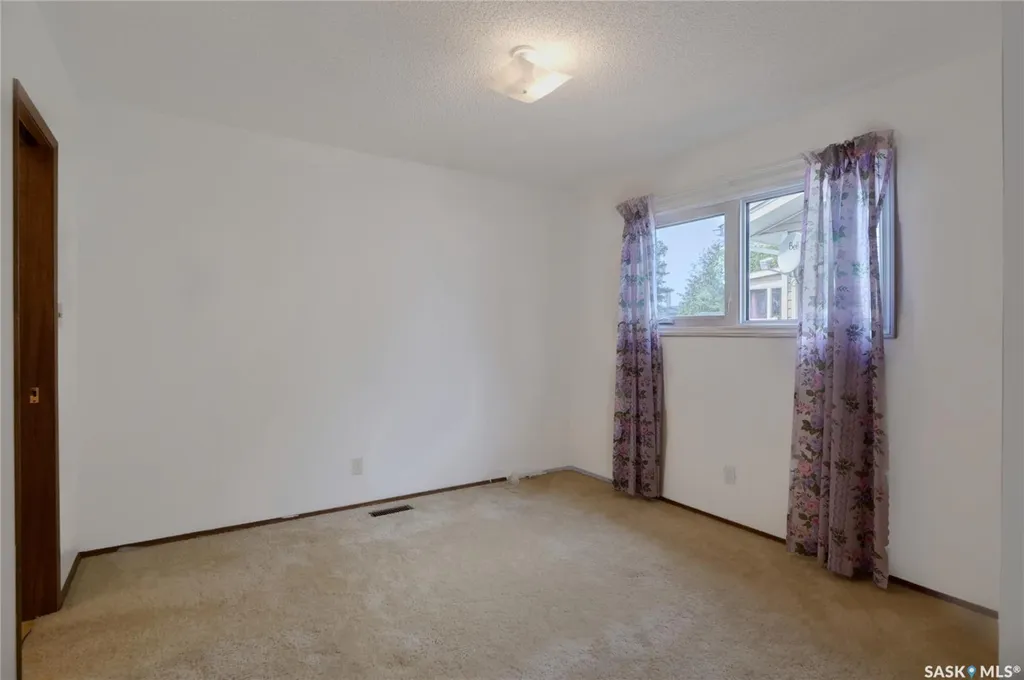 1008 Parklane Drive Assiniboia SK S0H 0B0