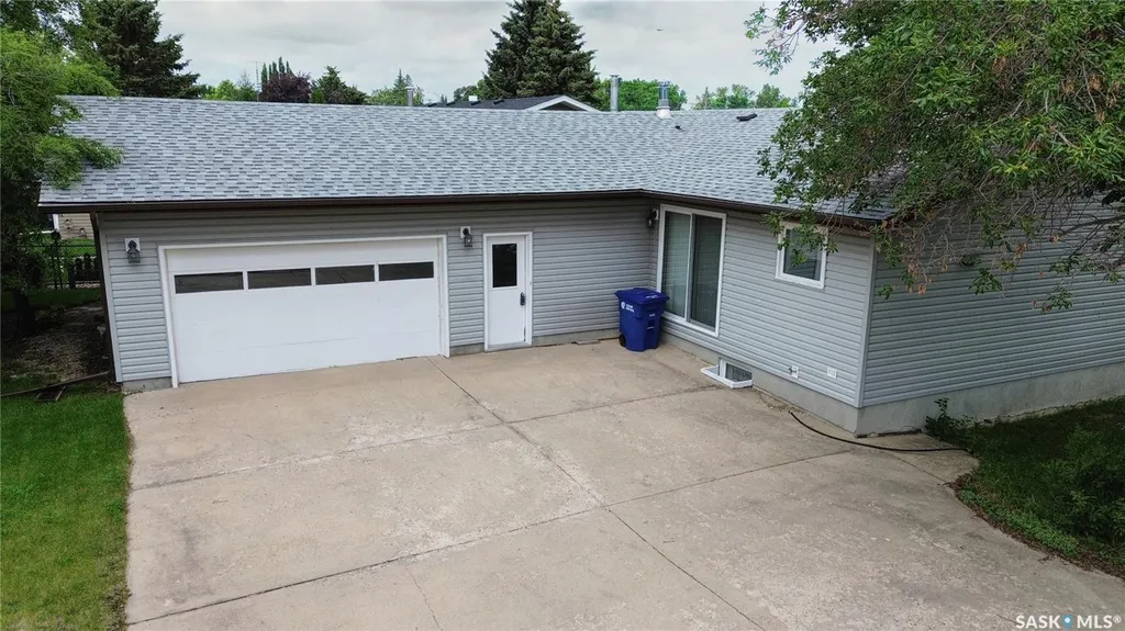 1008 Parklane Drive Assiniboia SK S0H 0B0
