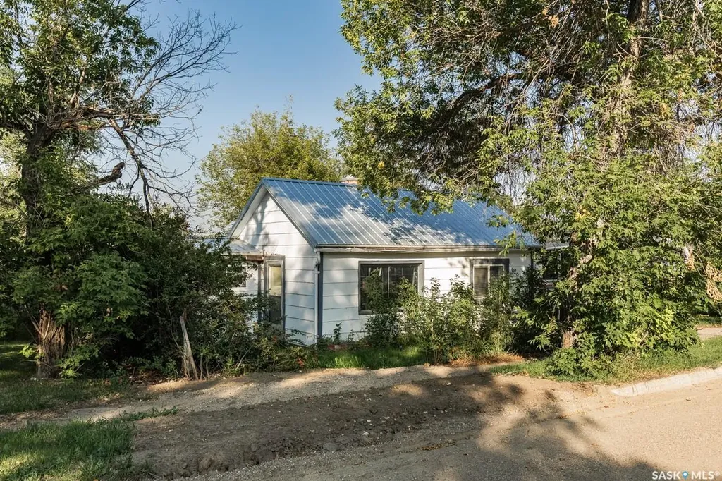 626 Manitoba Avenue Kerrobert SK S0L 1R0