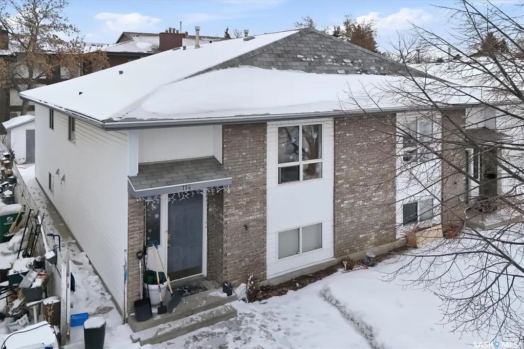 114 - 116 Barber Crescent Saskatoon SK S7M 5M7