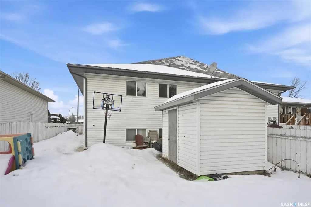 114 - 116 Barber Crescent Saskatoon SK S7M 5M7