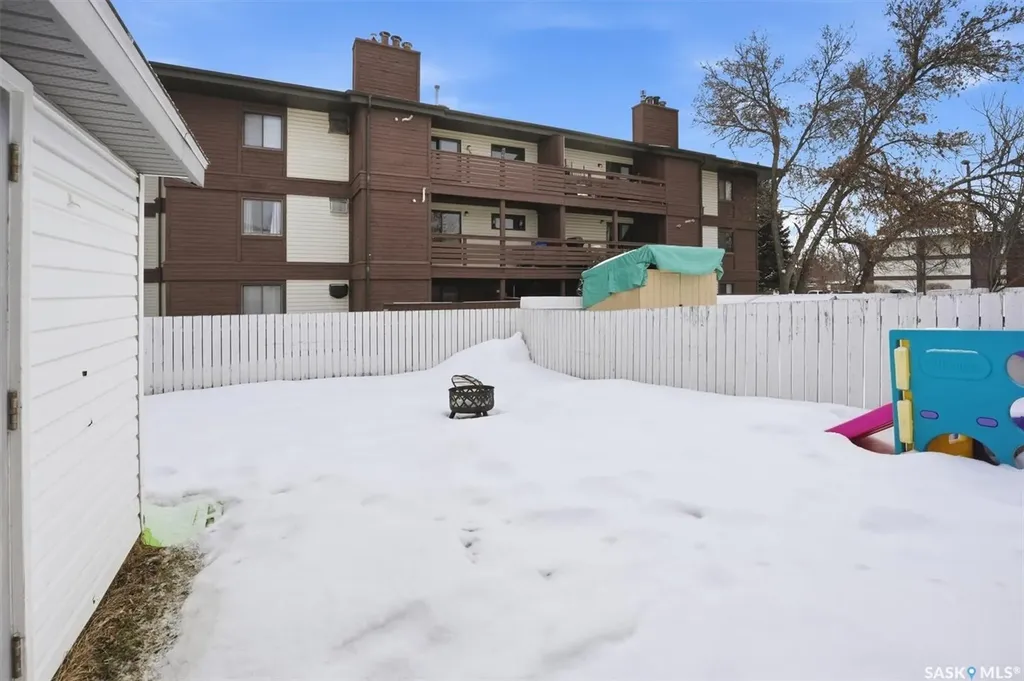 114 - 116 Barber Crescent Saskatoon SK S7M 5M7