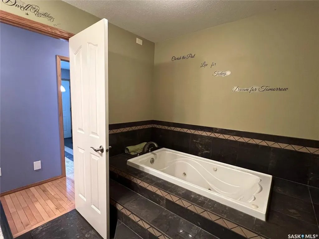 401 2nd Street NW Goodsoil SK S0M 1A0