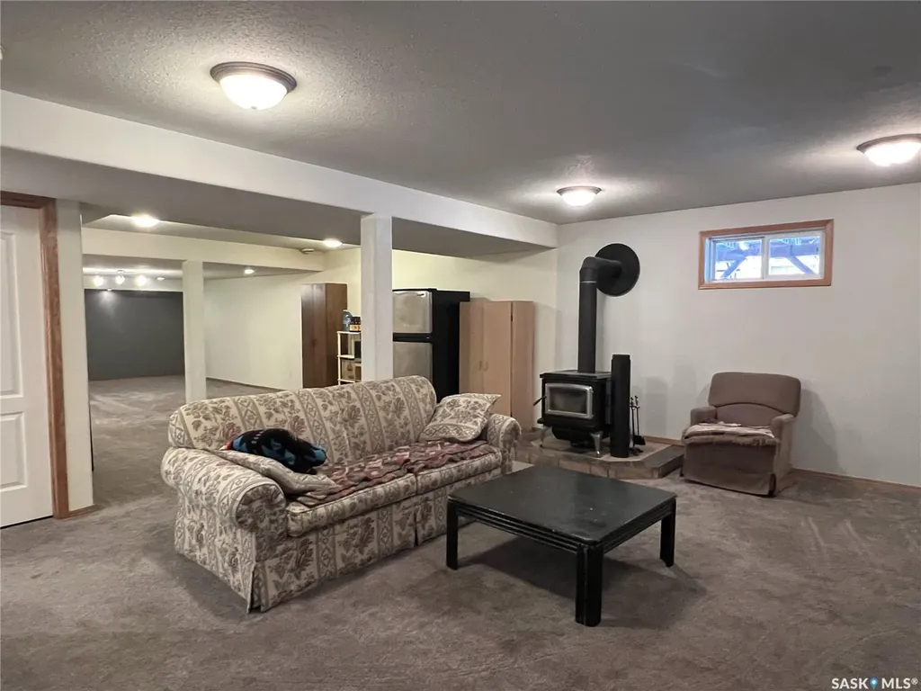 401 2nd Street NW Goodsoil SK S0M 1A0