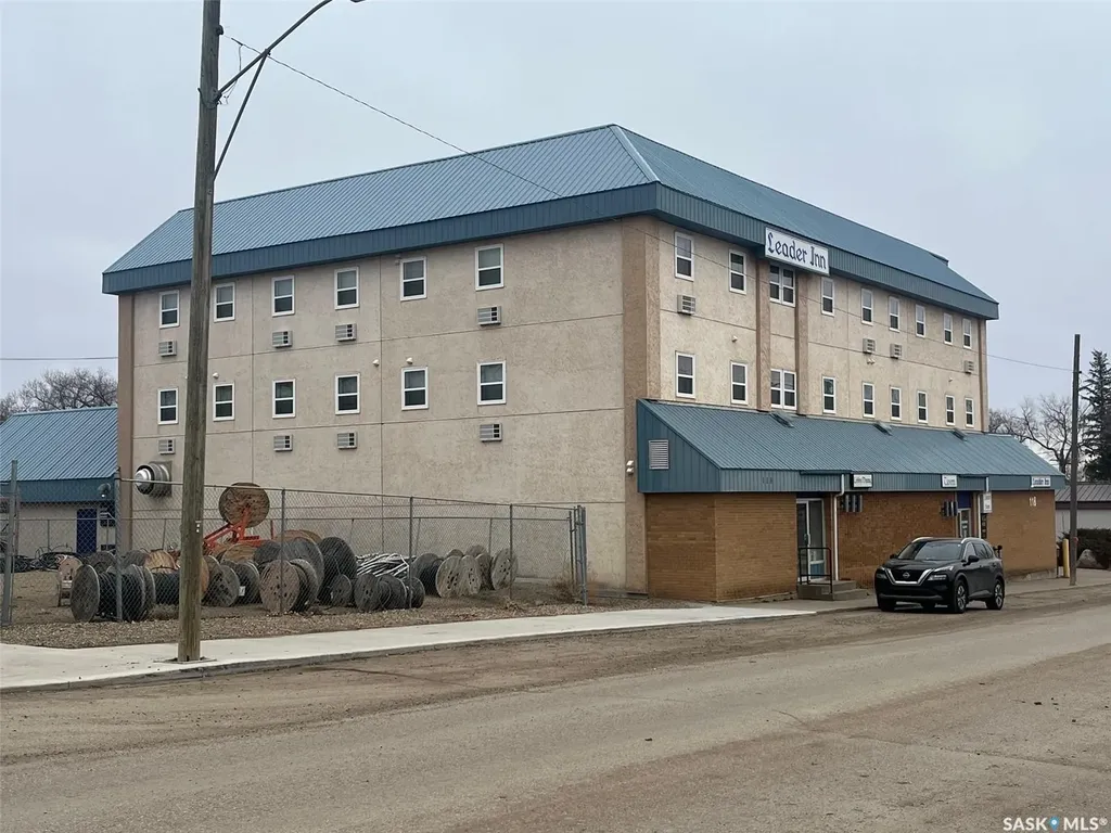 118 1st Avenue E Leader SK S0N 1H0