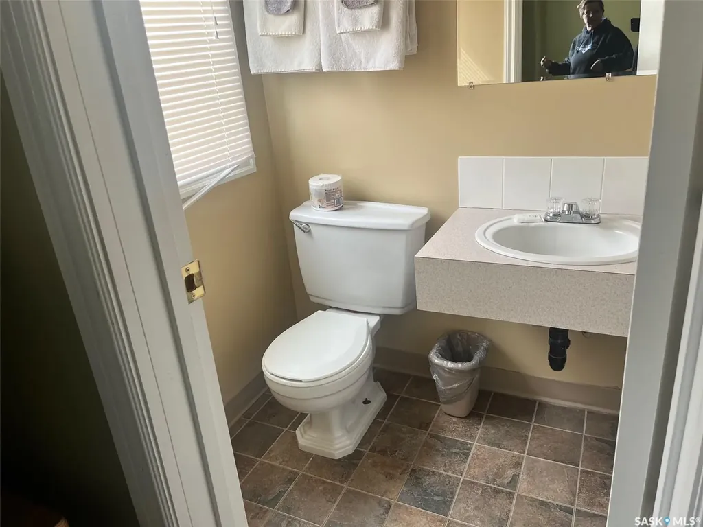 118 1st Avenue E Leader SK S0N 1H0
