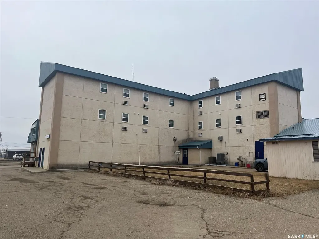 118 1st Avenue E Leader SK S0N 1H0