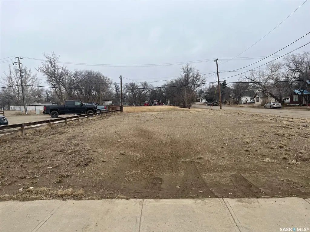 118 1st Avenue E Leader SK S0N 1H0