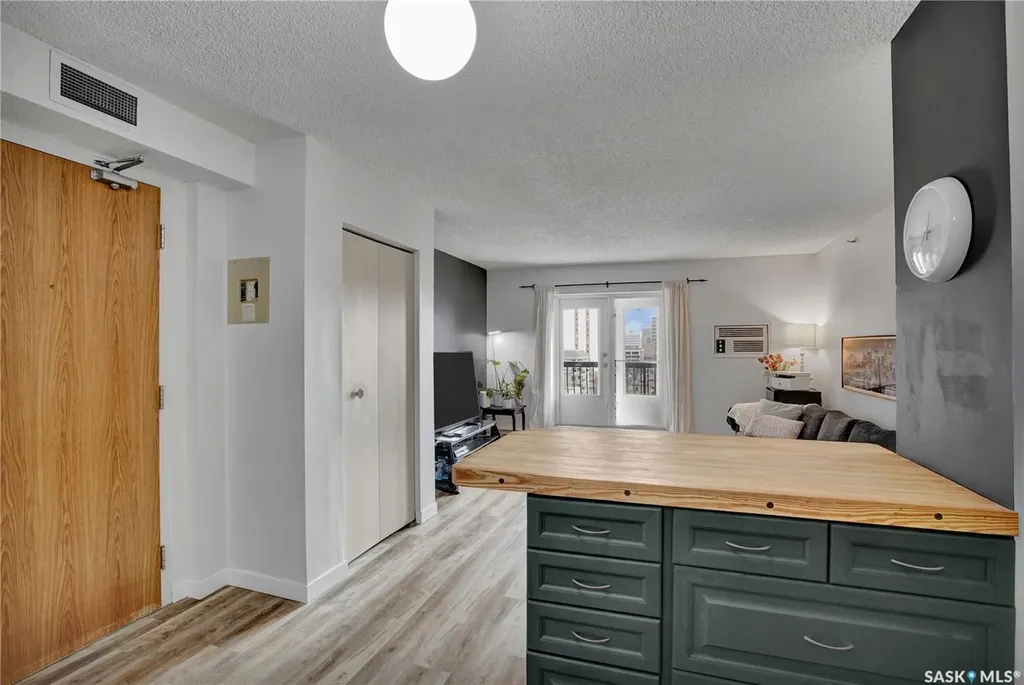 405 5th Avenue Saskatoon SK S7K 6Z3