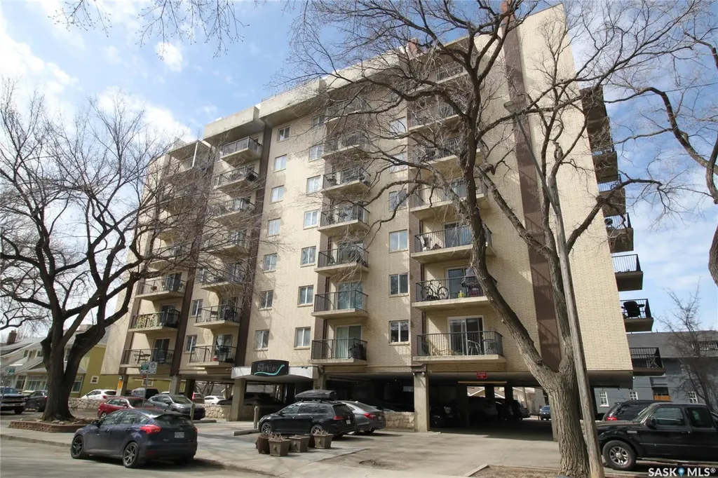 537 4th Avenue N Saskatoon SK S7K 2M6