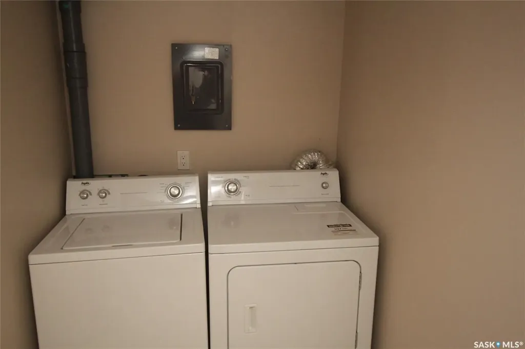 537 4th Avenue N Saskatoon SK S7K 2M6
