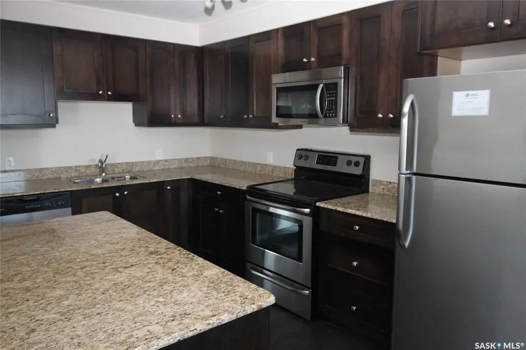 537 4th Avenue N Saskatoon SK S7K 2M6