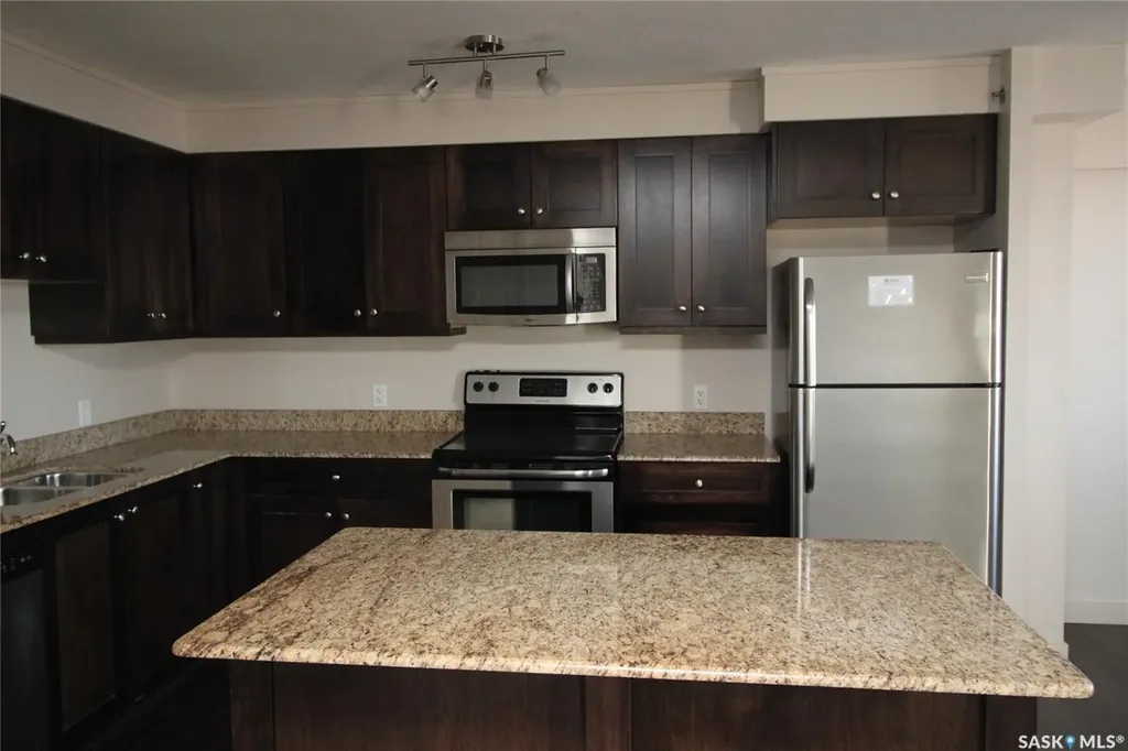 537 4th Avenue N Saskatoon SK S7K 2M6