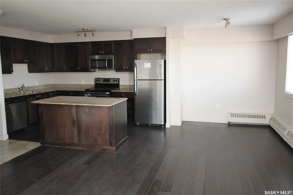 537 4th Avenue N Saskatoon SK S7K 2M6