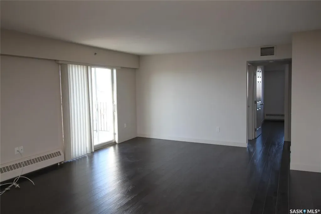 537 4th Avenue N Saskatoon SK S7K 2M6
