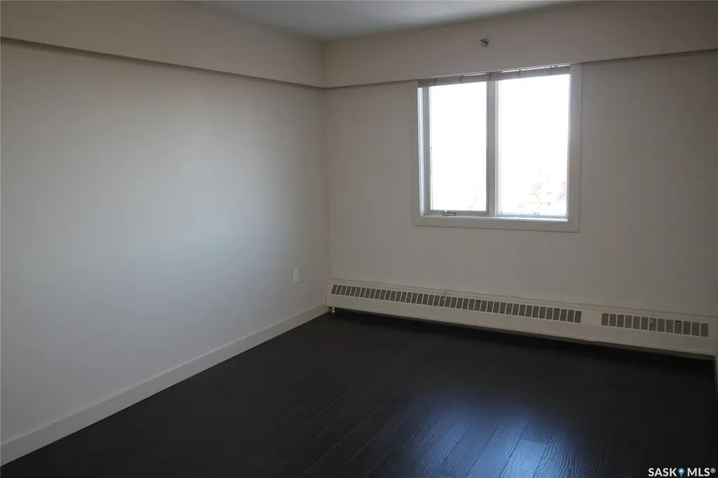 537 4th Avenue N Saskatoon SK S7K 2M6