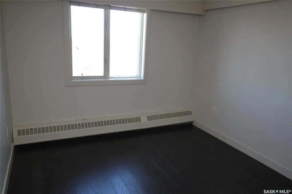 537 4th Avenue N Saskatoon SK S7K 2M6