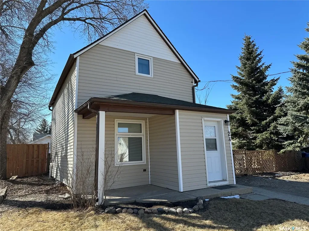 24 3rd Avenue SE Weyburn SK S4H 1X2