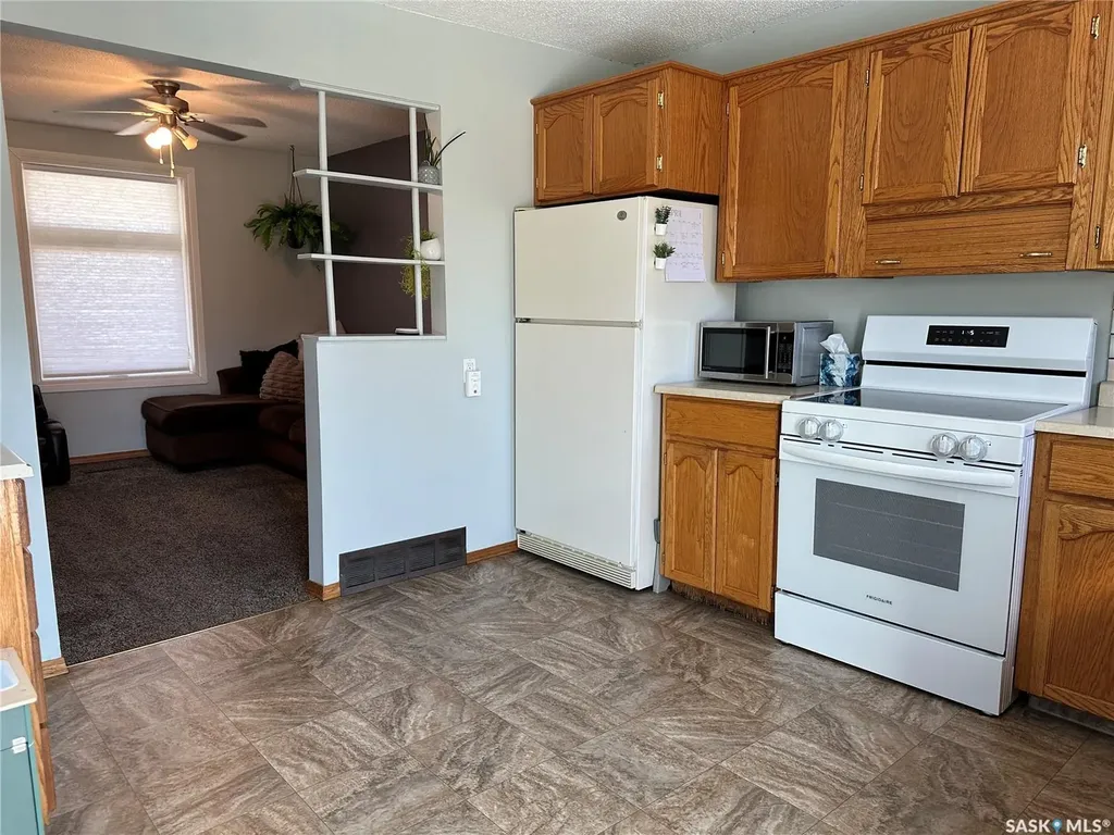 24 3rd Avenue SE Weyburn SK S4H 1X2