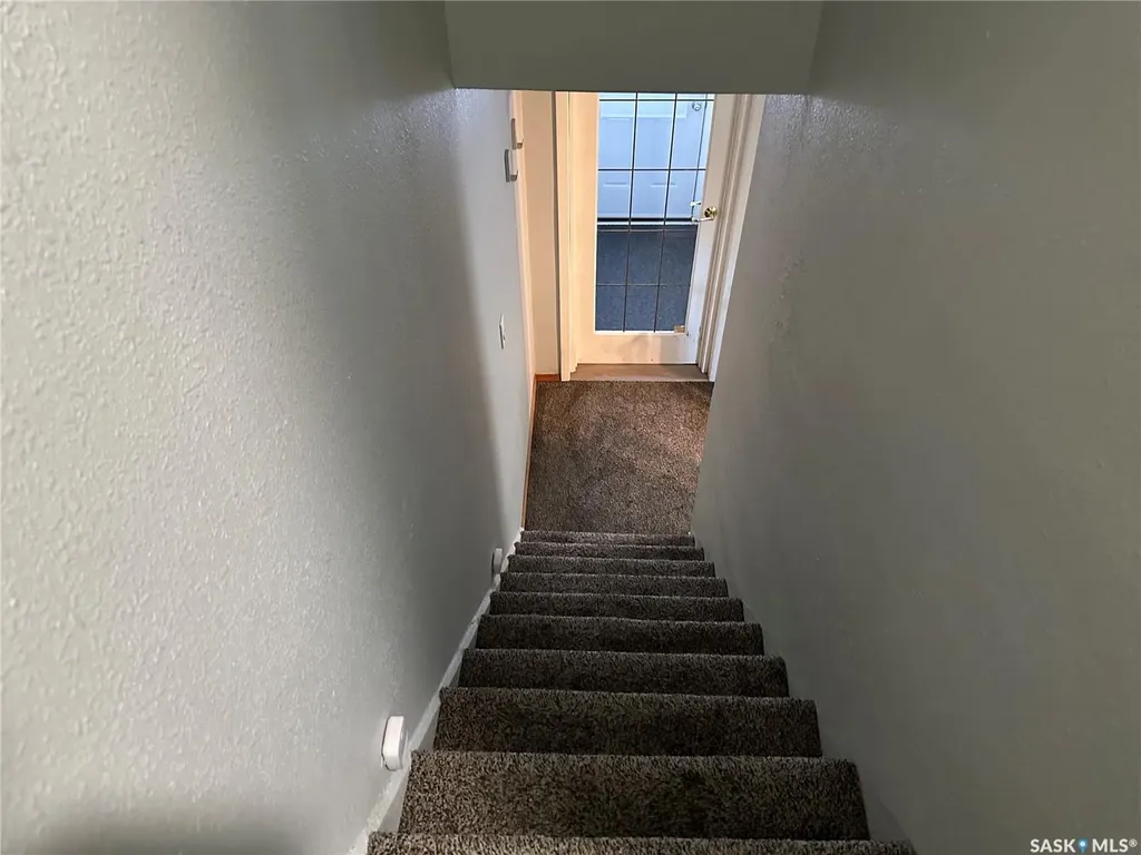 24 3rd Avenue SE Weyburn SK S4H 1X2