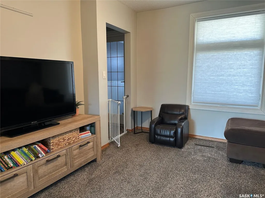 24 3rd Avenue SE Weyburn SK S4H 1X2