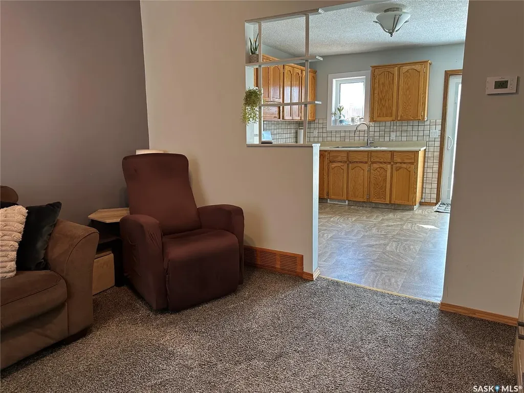 24 3rd Avenue SE Weyburn SK S4H 1X2