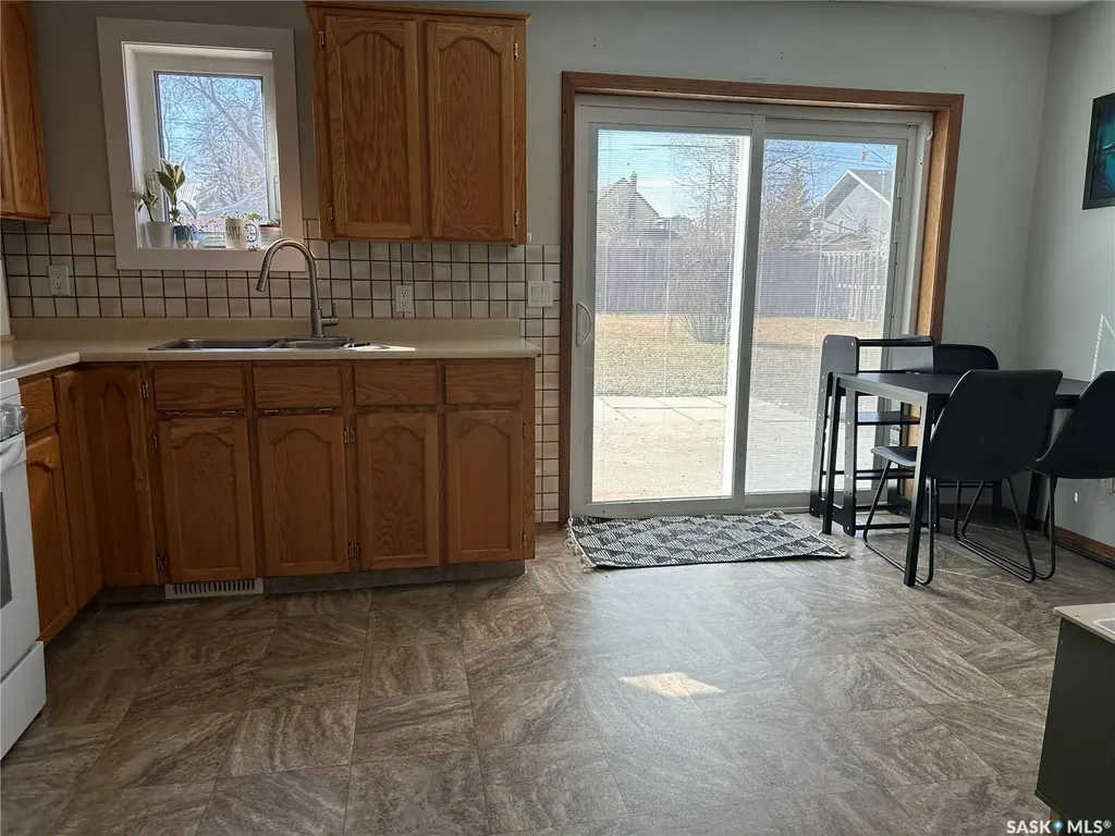24 3rd Avenue SE Weyburn SK S4H 1X2