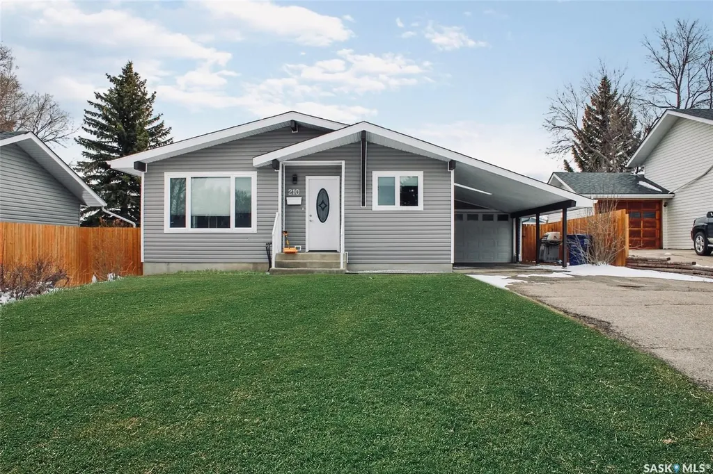 210 Clinton Place Swift Current SK S9H 4K2