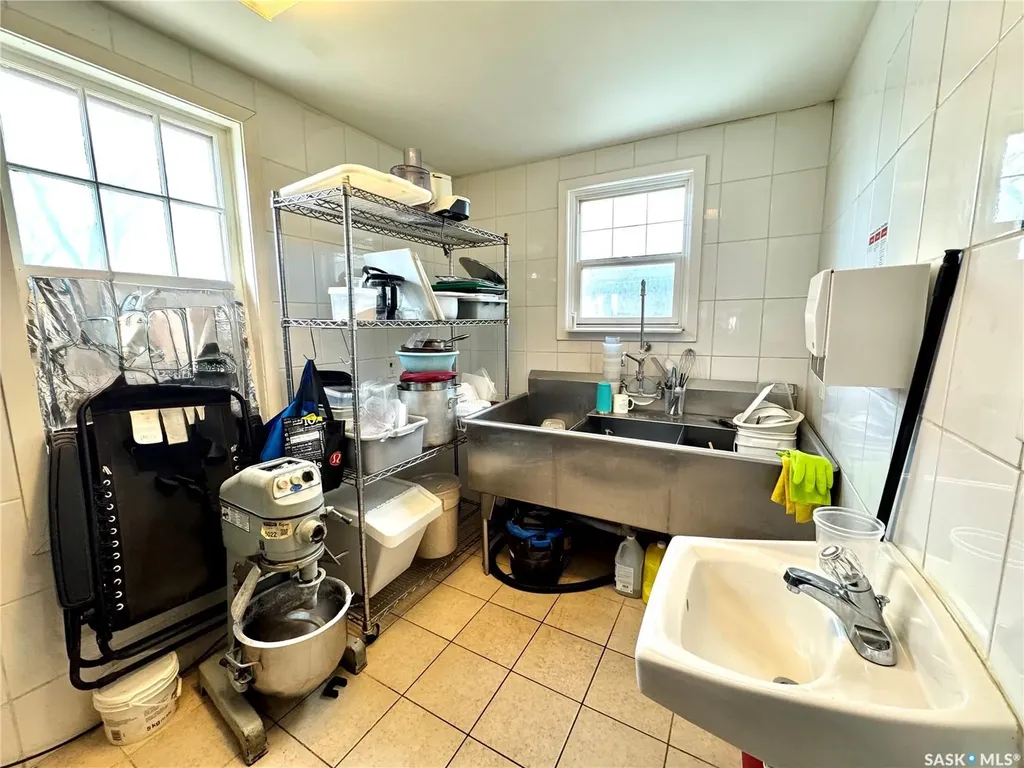 2416 14th Avenue Regina SK S4P 0Y3