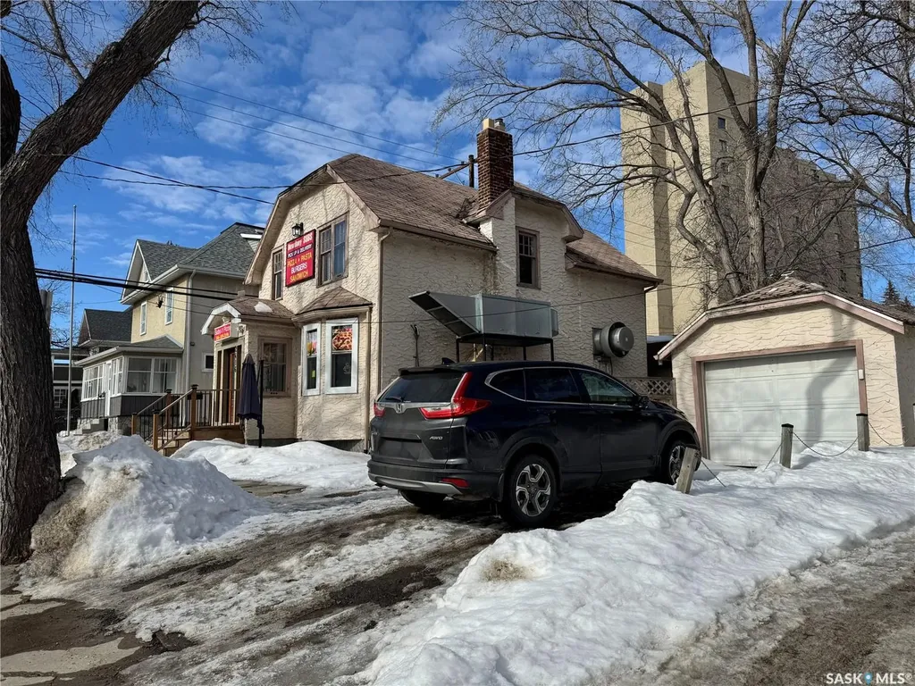2416 14th Avenue Regina SK S4P 0Y3