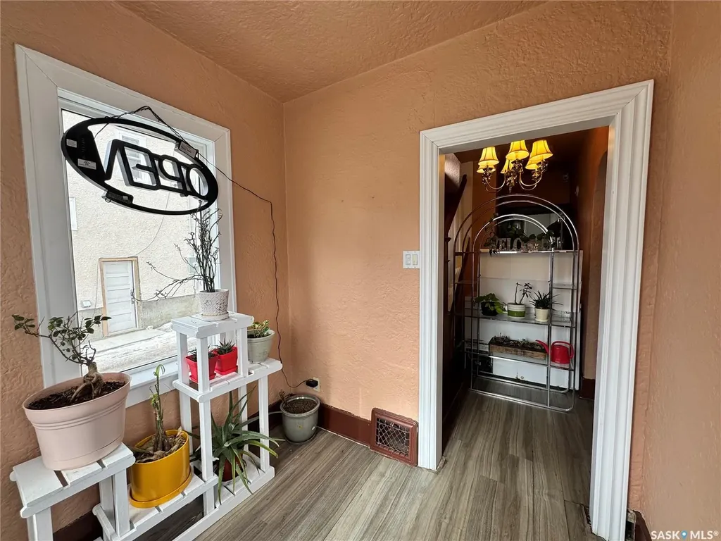 2416 14th Avenue Regina SK S4P 0Y3
